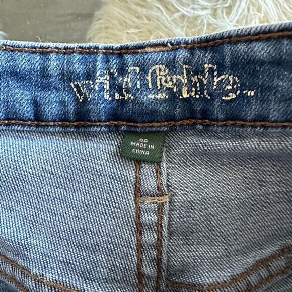 Wild Fable High Rise Distressed Skinny Jeans - Size 00 - Picture 3 of 10